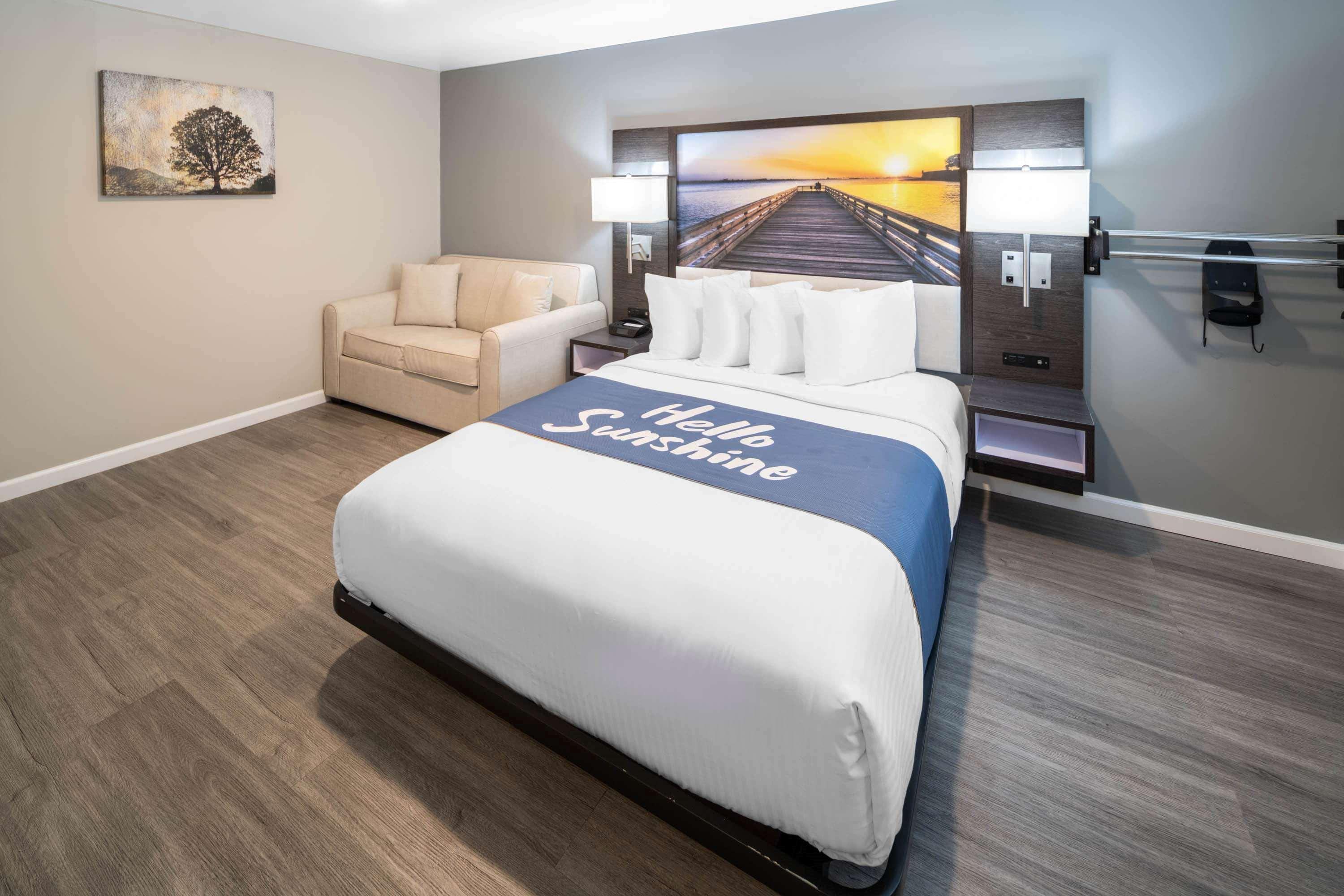 Days Inn By Wyndham Galt - Elk Grove South المظهر الخارجي الصورة