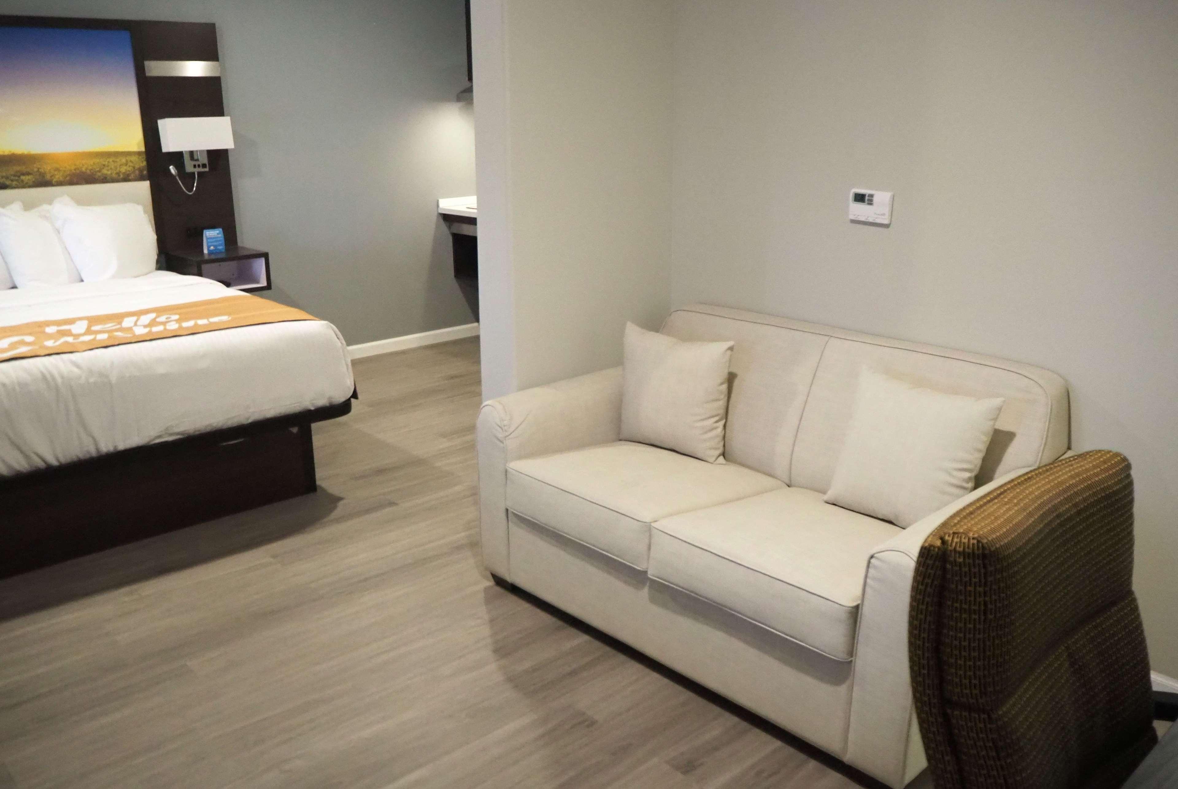 Days Inn By Wyndham Galt - Elk Grove South المظهر الخارجي الصورة