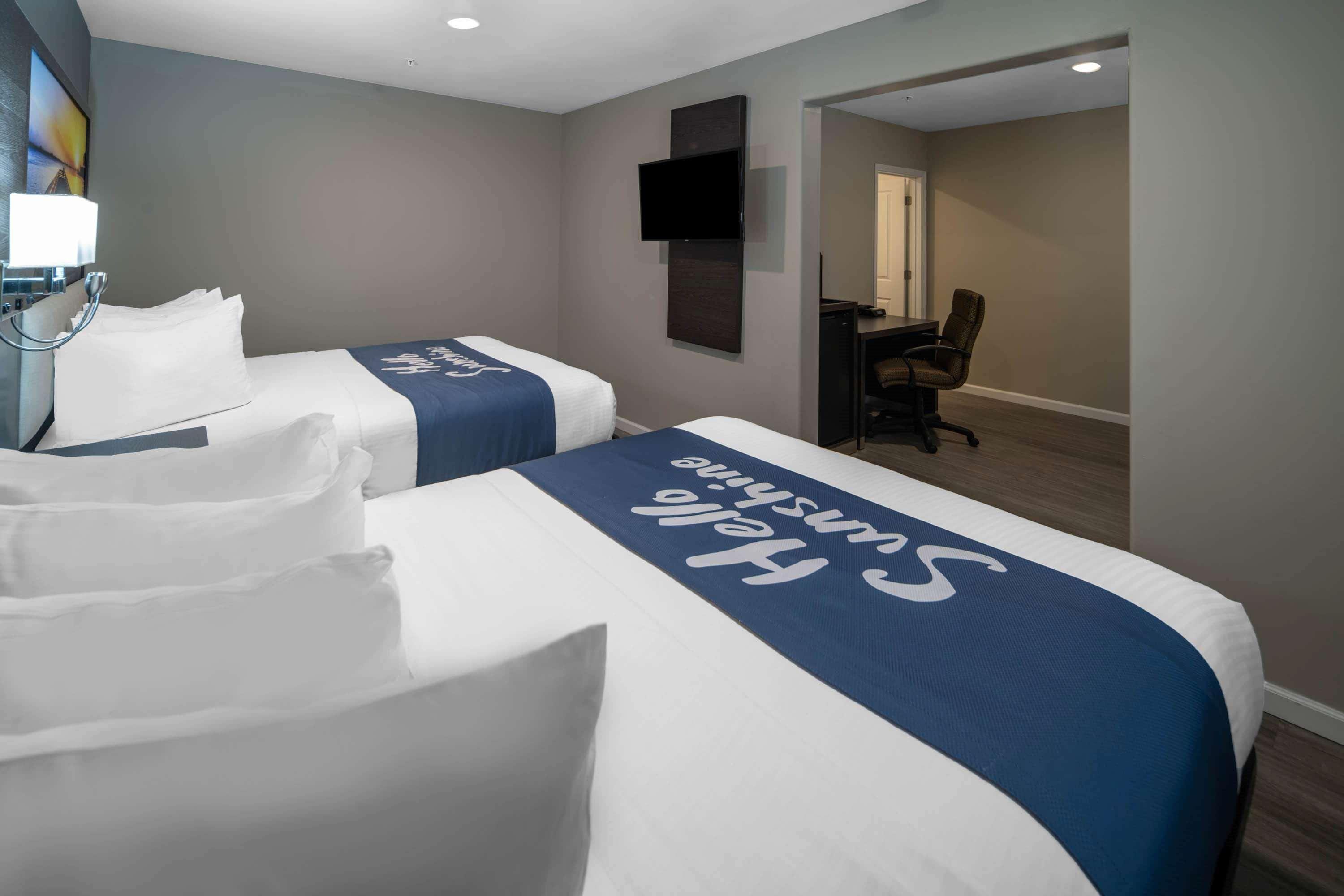 Days Inn By Wyndham Galt - Elk Grove South المظهر الخارجي الصورة