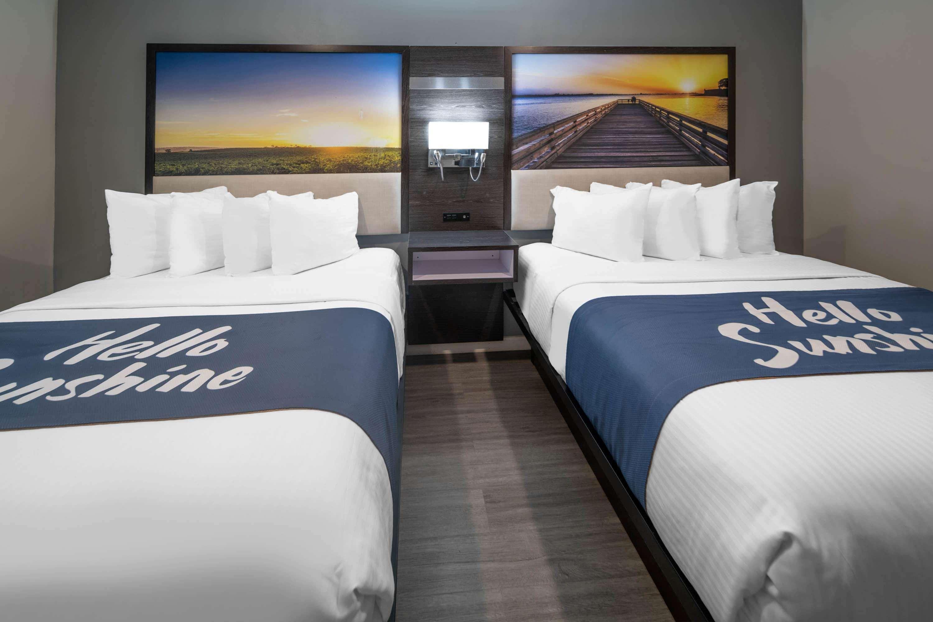 Days Inn By Wyndham Galt - Elk Grove South المظهر الخارجي الصورة